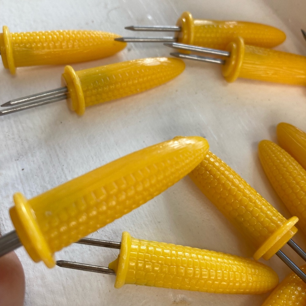 Yellow Corn Cob Holders 16 holders for 8 ears of corn. - Picture 2 of 5